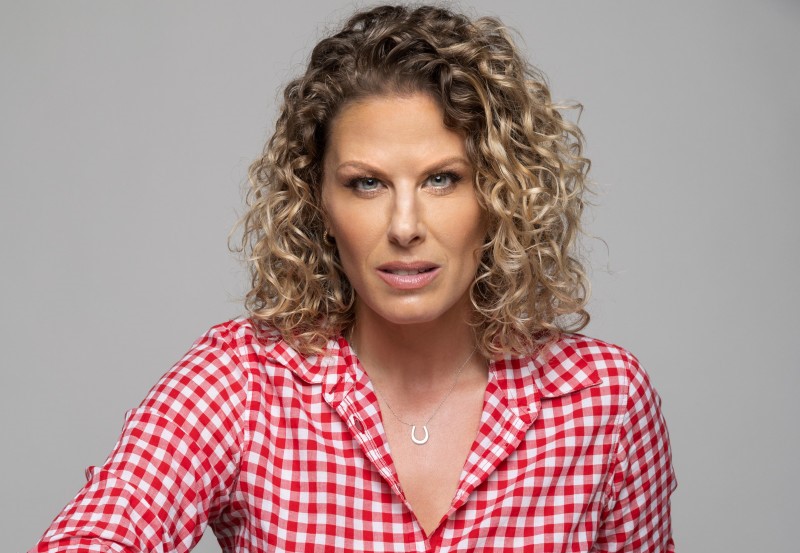 Oroszlán Szonja durva balhéba keveredett, magából kikelve üvöltött: „Azt mondta, gyomorszájon rúg”