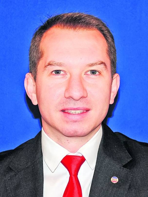 După ce a renunțat la muzică și a devenit pilot de avion, Mihai Sturzu anunță un nou proiect: „Nu există în lume pasageri mai fericiți decât copiii care zboară”