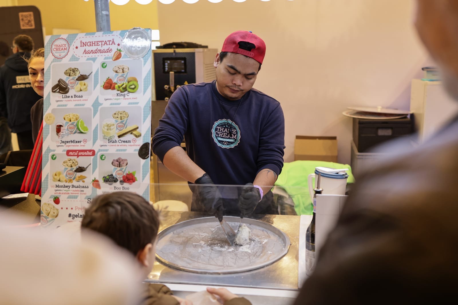 „Ciocolata lui Eminescu” și pralinele cu bere, vedetele festivalului Chocolate Saga, de la Biblioteca Națională