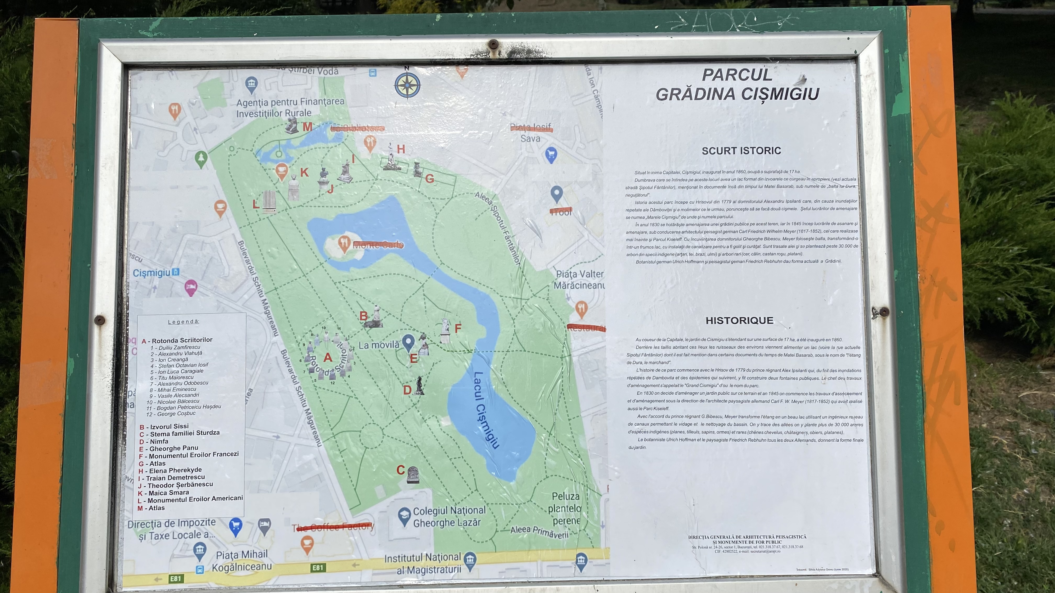 Cișmigiul prinde viață. Muncitorii ALPAB, scoși pe teren la sfârșit de săptămână pentru igienizarea locurilor de joacă