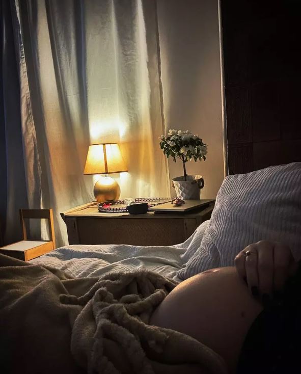 Imagini din casa în care Laura Cosoi locuiește. Camera fetițelor pare desprinsă din povești