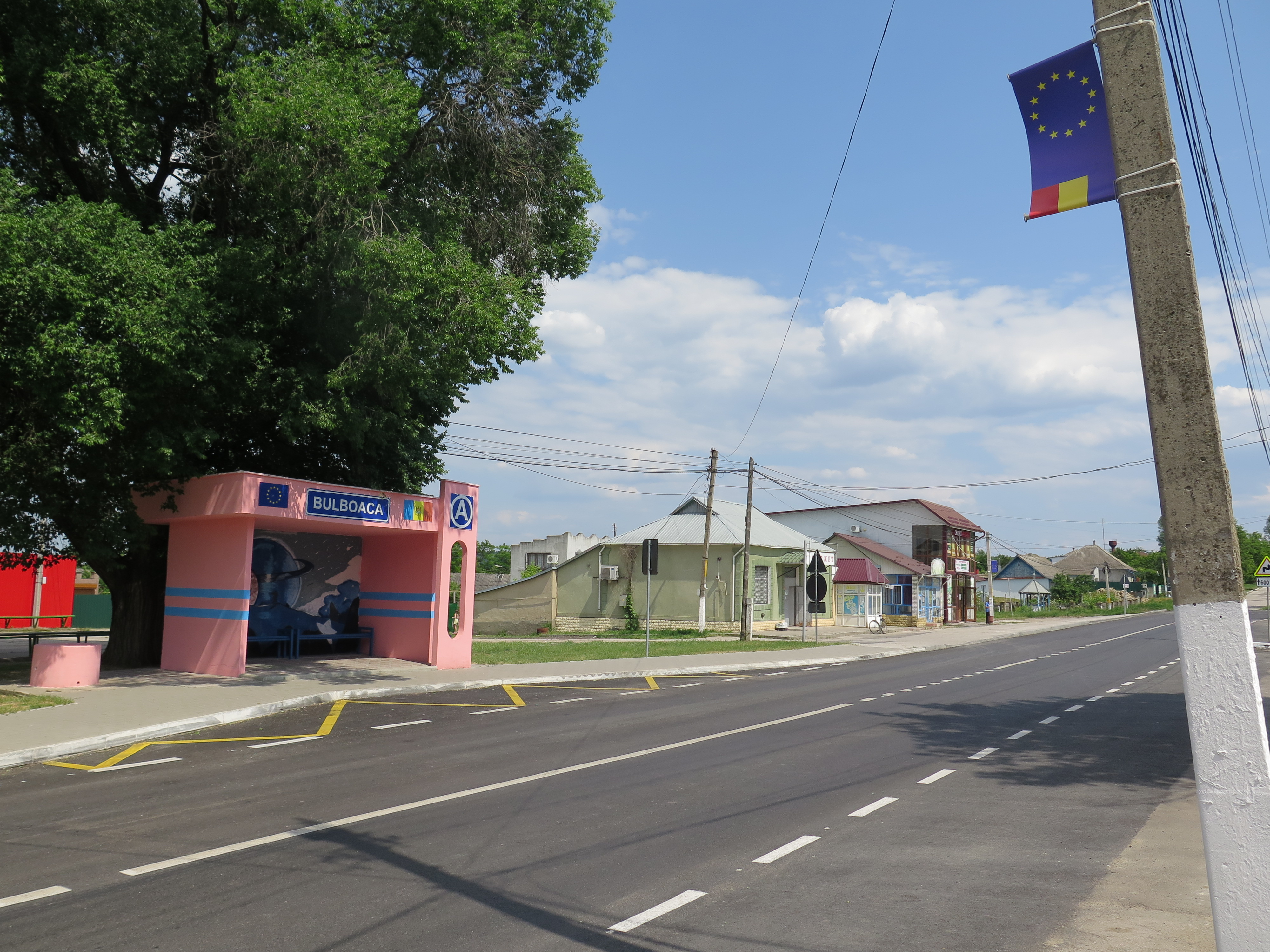 REPORTAJ LA CASTELUL MIMI. Liderii Uniunii Europene au ajuns în Republica Moldova și vor vedea locul de unde le vin oamenii care le muncesc  pe câmpuri, pe șantiere și în locuințe