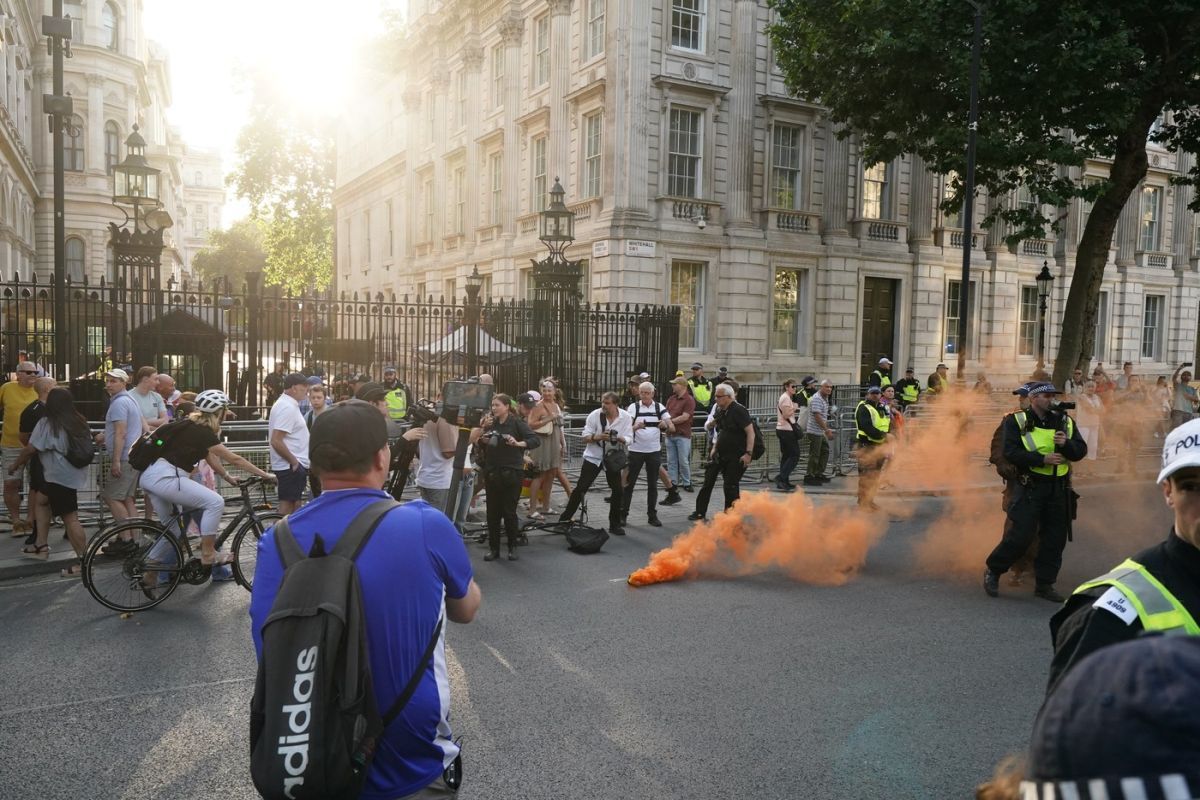 Peste 100 de arestări la Londra în urma violențelor izbucnite după atacul cu cuțitul din Southport
