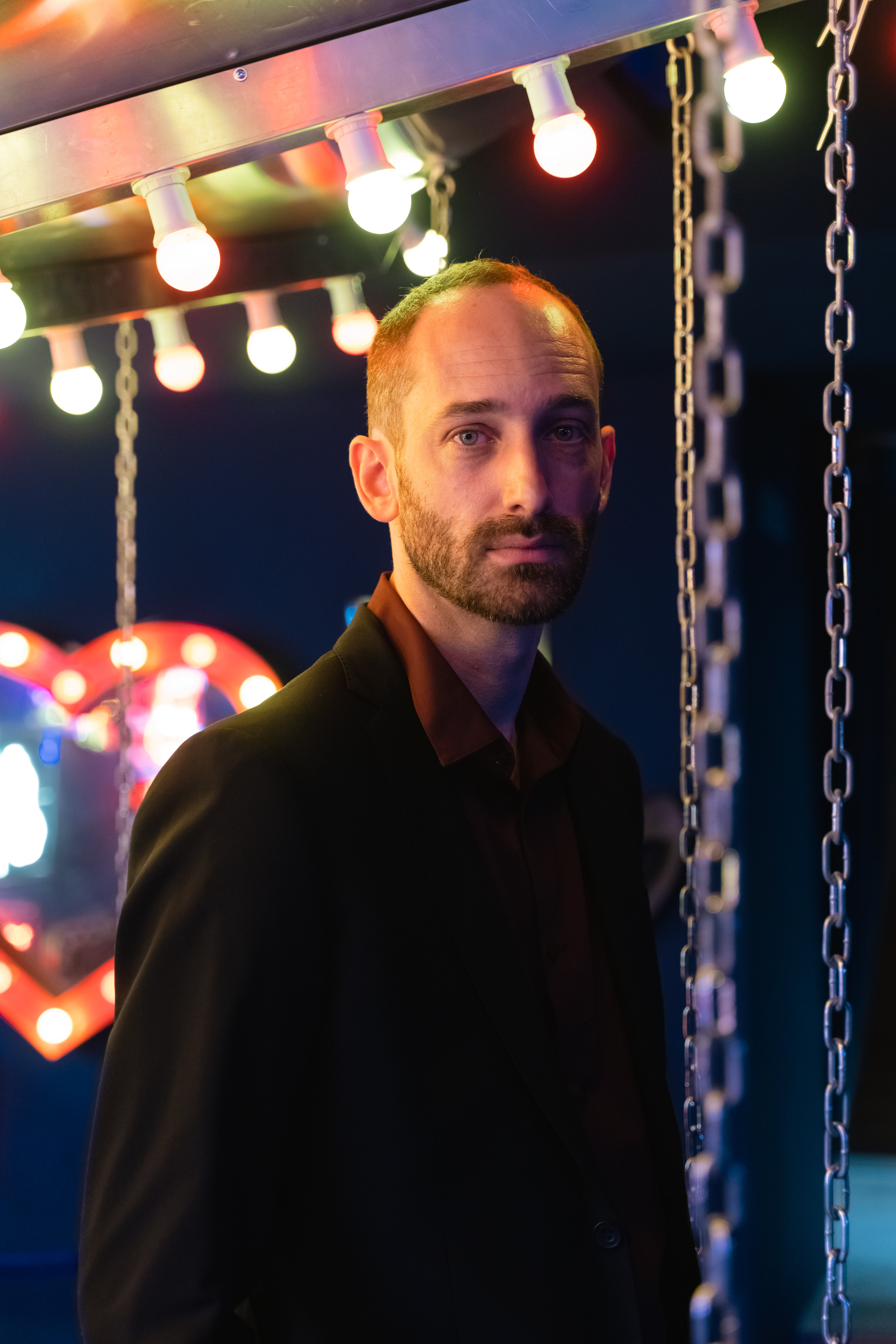 Tudor Istodor, declarații din culisele serialului „Groapa”, de la Pro TV: „Am un personaj extrem de complex”. În ce piese de teatru joacă fiul Maiei Morgenstern - INTERVIU