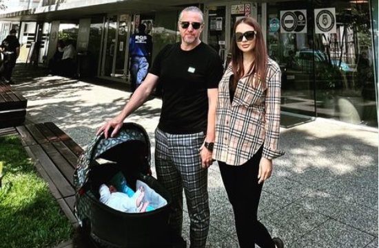 Reacția Anamariei Prodan, după ce Laurențiu Reghecampf a cerut-o în căsătorie pe Corina Caciuc: „Poate a treia oară înțelege ce înseamnă o familie”