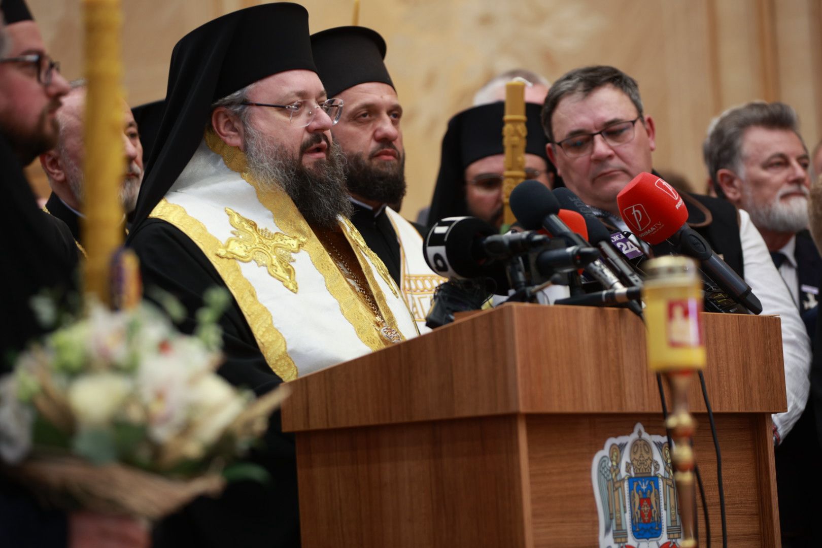 Sfânta Lumină de la Ierusalim a ajuns în România: „Este semnul că iubirea lui Dumnezeu nu moare niciodată”