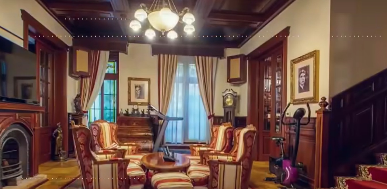 Restaurantul din curtea casei lui Silviu Prigoană. Omul de afaceri l-a făcut special pentru copiii lui și doar familia are acces acolo