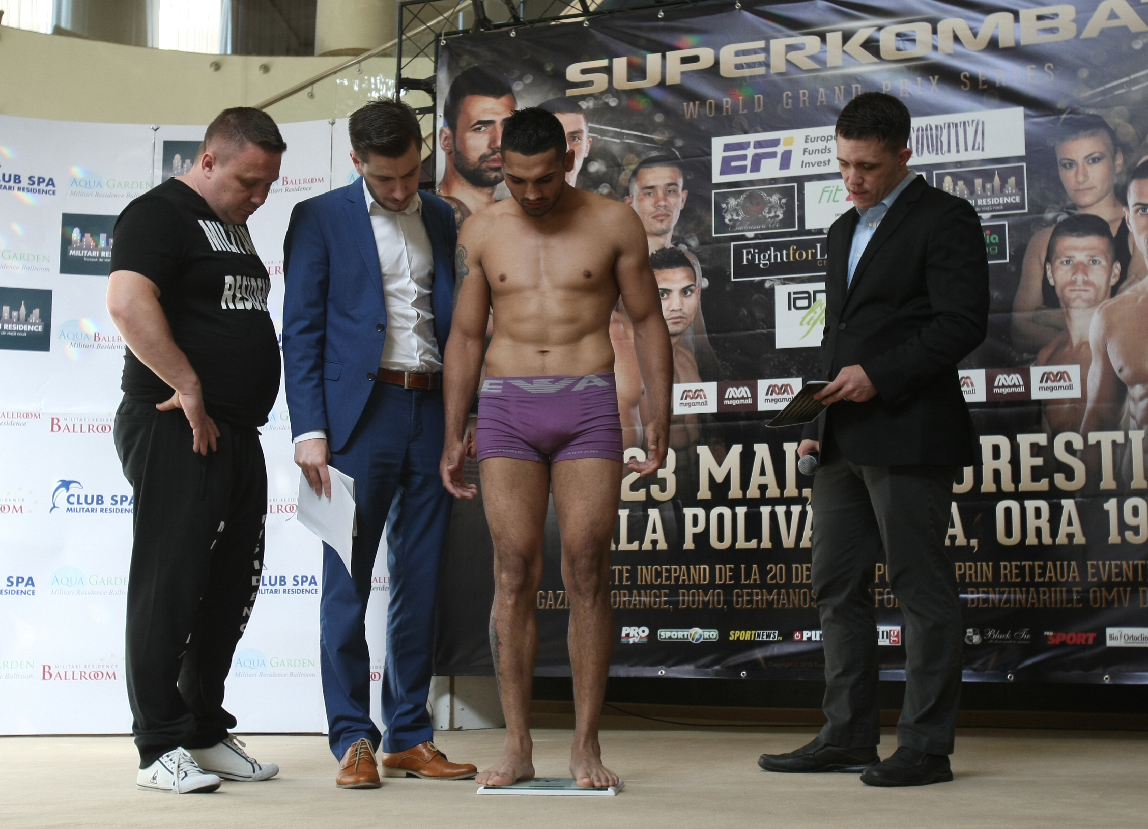 Luptătorii de la Superkombat București au trecut cu bine de proba cântarului oficial / GALERIE FOTO