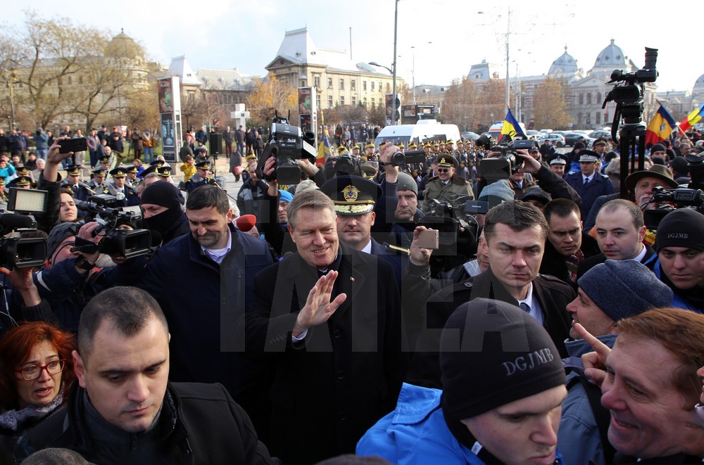 Preşedintele Iohannis a participat la ceremonia dedicată victimelor Revoluţiei, în Piaţa Universităţii / FOTO&VIDEO