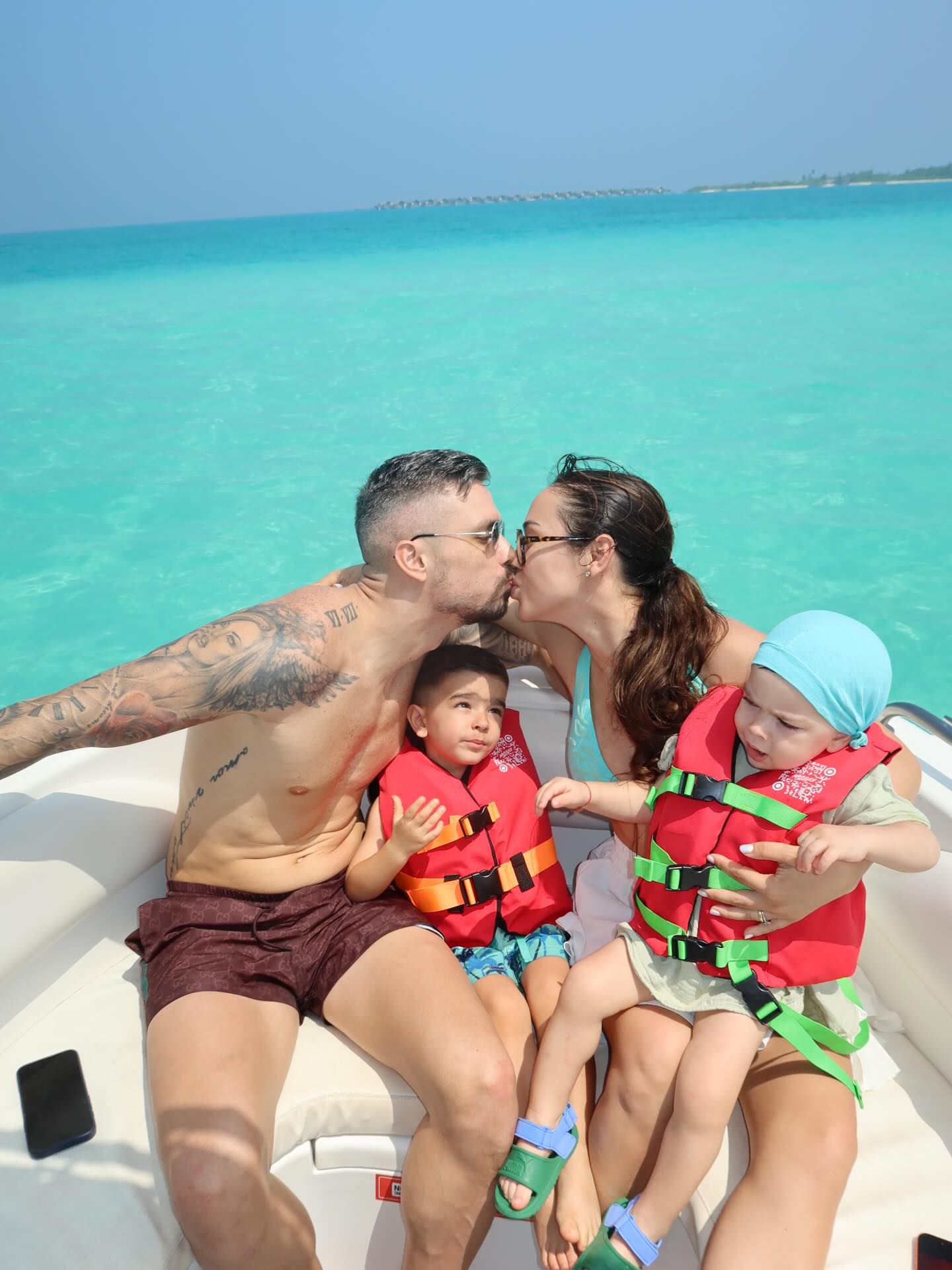Cum a apărut Vlăduța Lupău pe plaja din Maldive. Cu cine a plecat artista în vacanță. „Cred că a fost cea mai bună decizie”