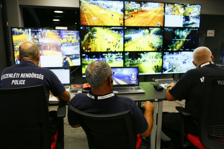 Repülés közben érezte először a fájdalmat – Műlábbal is rendőr akar maradni az alezredes