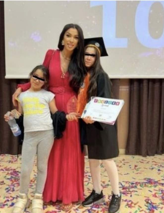 Cum au apărut Pepe și Raluca Pastramă în prima zi de școală a fiicelor. Au îngropat securea războiului de dragul copiilor
