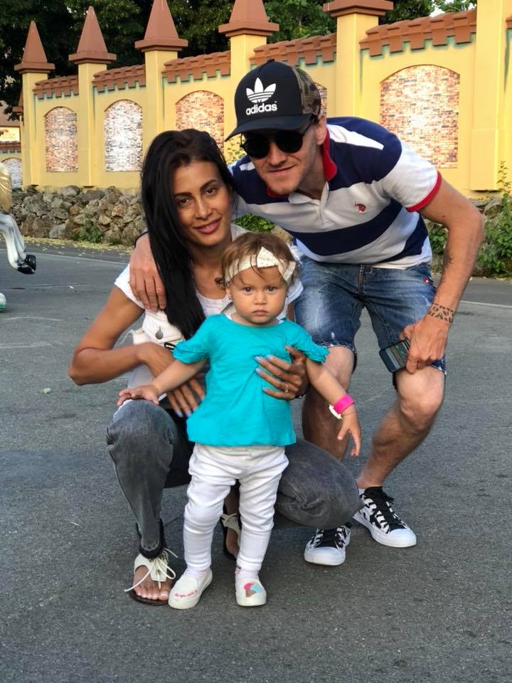 Cum arată familia lui Nicolae Mitea. Fostul fotbalist, un tătic fericit! | FOTO