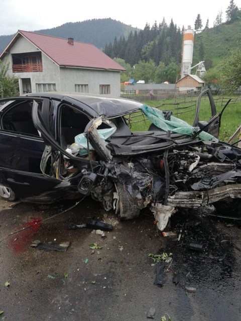 Un tânăr de 19 ani a murit într-un accident în Neamț după nuntă. Vitezometrul s-a blocat la 180 de km/h