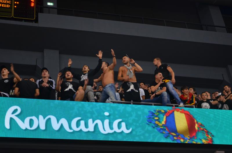 Drapel al Ungariei, ars la Cluj-Napoca de fanii români. Scandal înainte de meciul de calificare în optimile Eurobasket 2017 | VIDEO