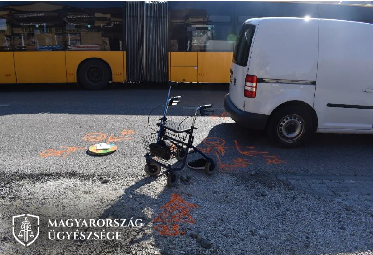 Tolatás közben gázoltak halálra egy járókeretes embert Maglódon
