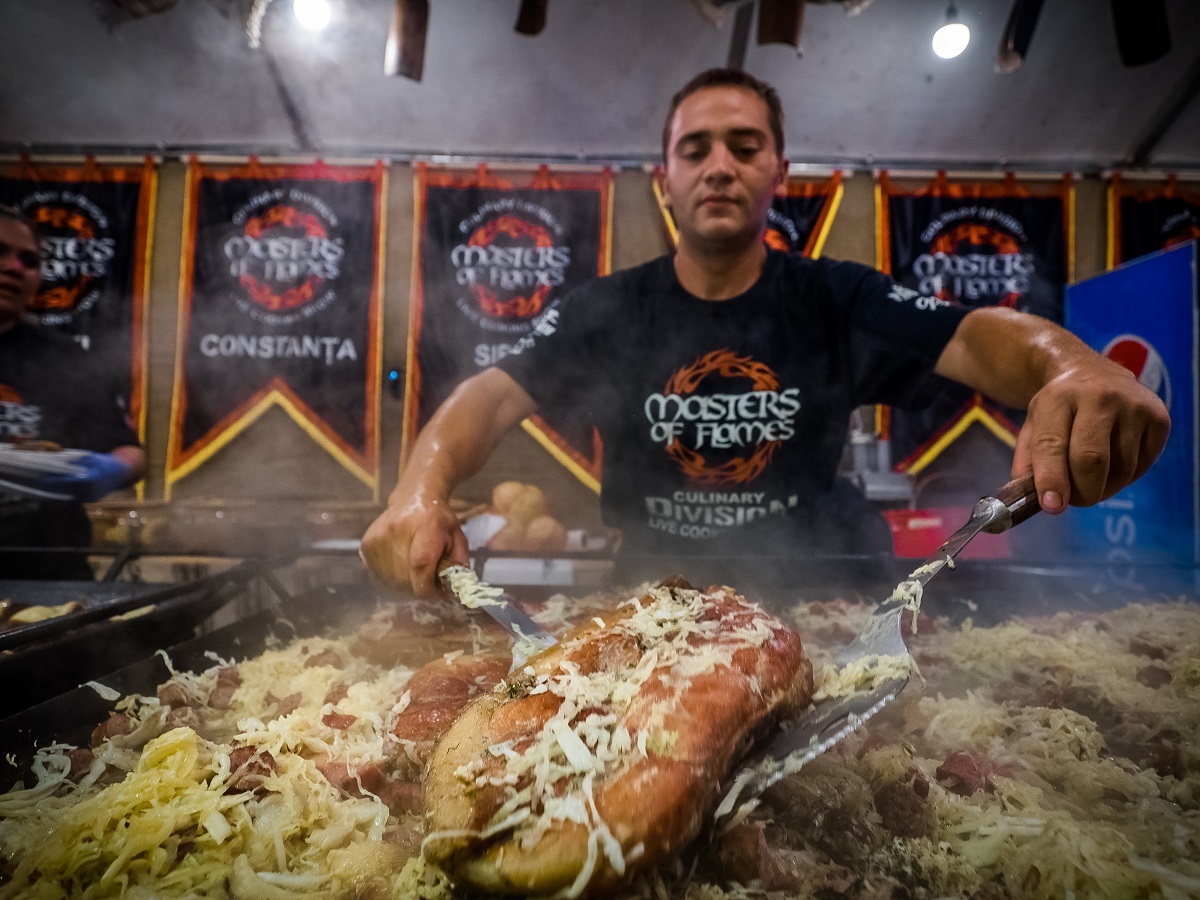 Atmosferă de poveste la Festivalul Medieval din Sibiu 2017. Cavaleri, domnițe și rock medieval în Piața Mare