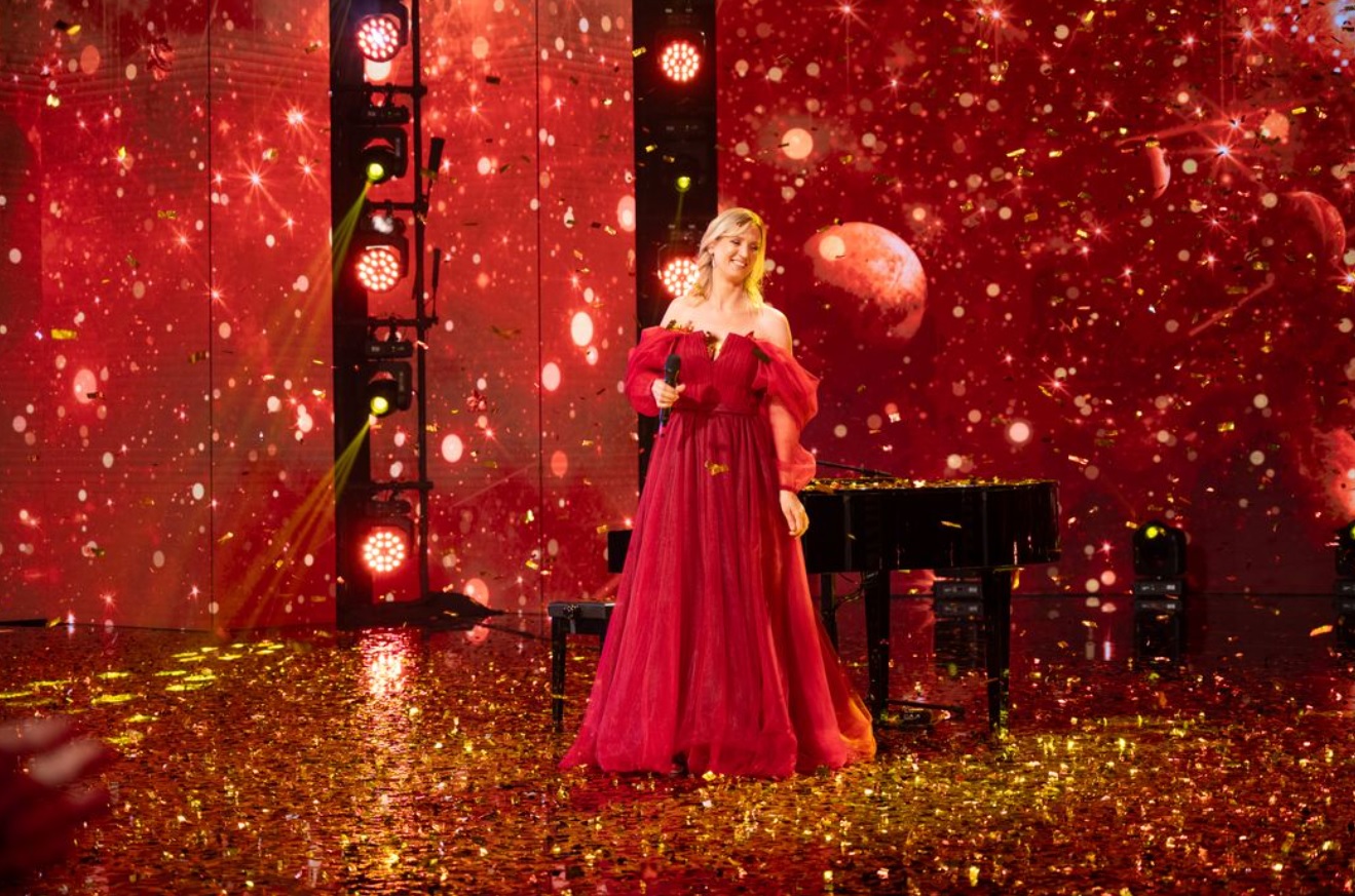 Cine e Violeta Botezatu, care a primit Golden Buzz la „Românii au talent” de la Andi Moisescu. Cântă la acordeon, la pian, la cobză, dar și operă