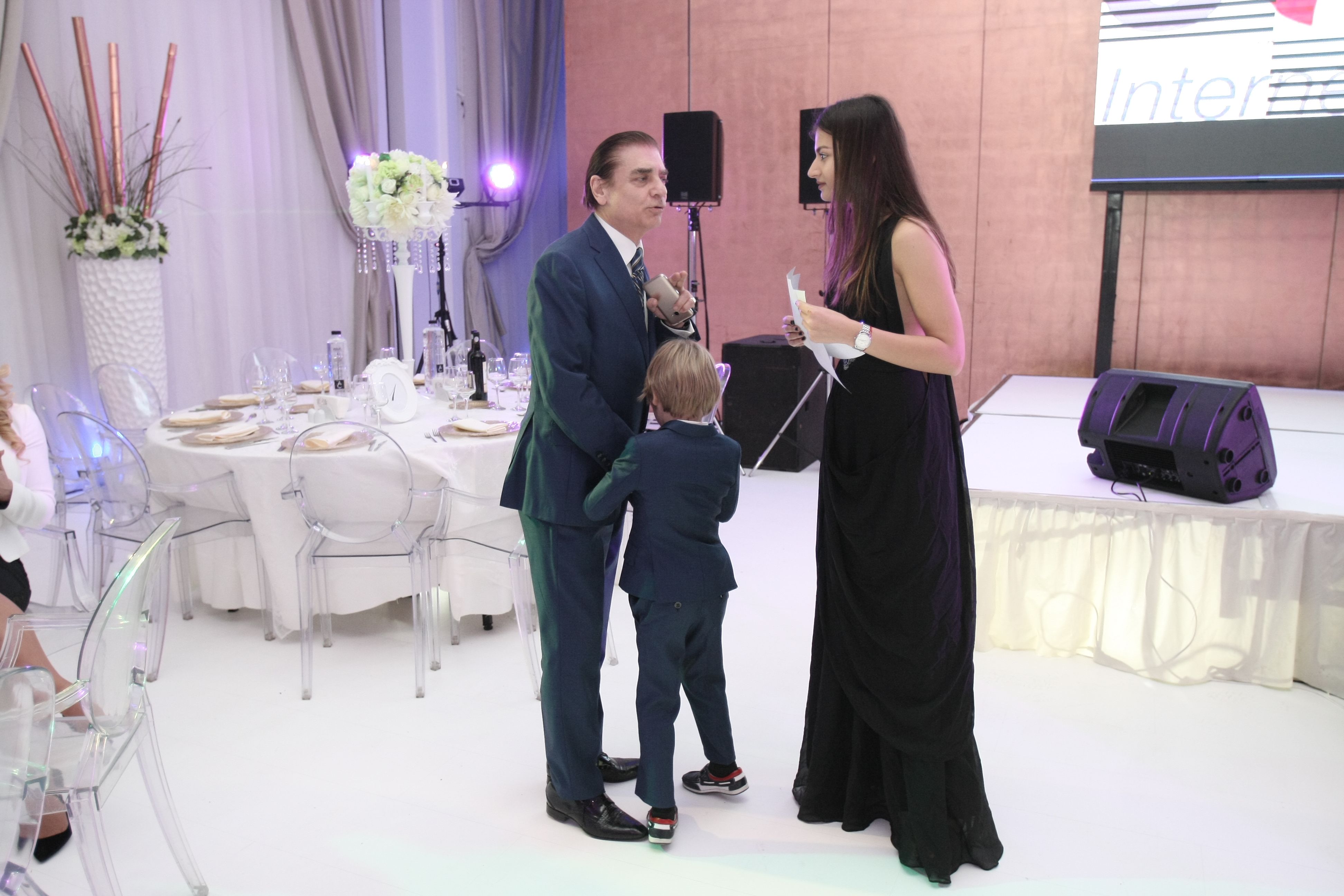 FOTO EXCLUSIV/ Nobil, nobil, dar tot copil! Prințul Carol Ferdinand a făcut ravagii la un eveniment monden