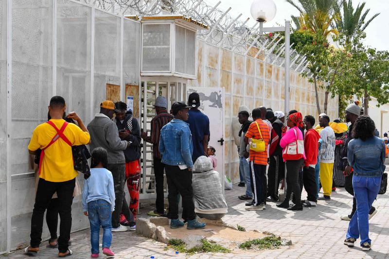 Tunisia sends home 10,000 migrants in 2025, rejects role as transit zone