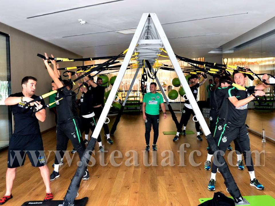 Steliștii, vizitați de copiii de la Școala Socială de Fotbal. Apoi TRX! ^De mâine, stagiu în Turcia. Bourceanu n-a plecat!/ FOTO&VIDEO