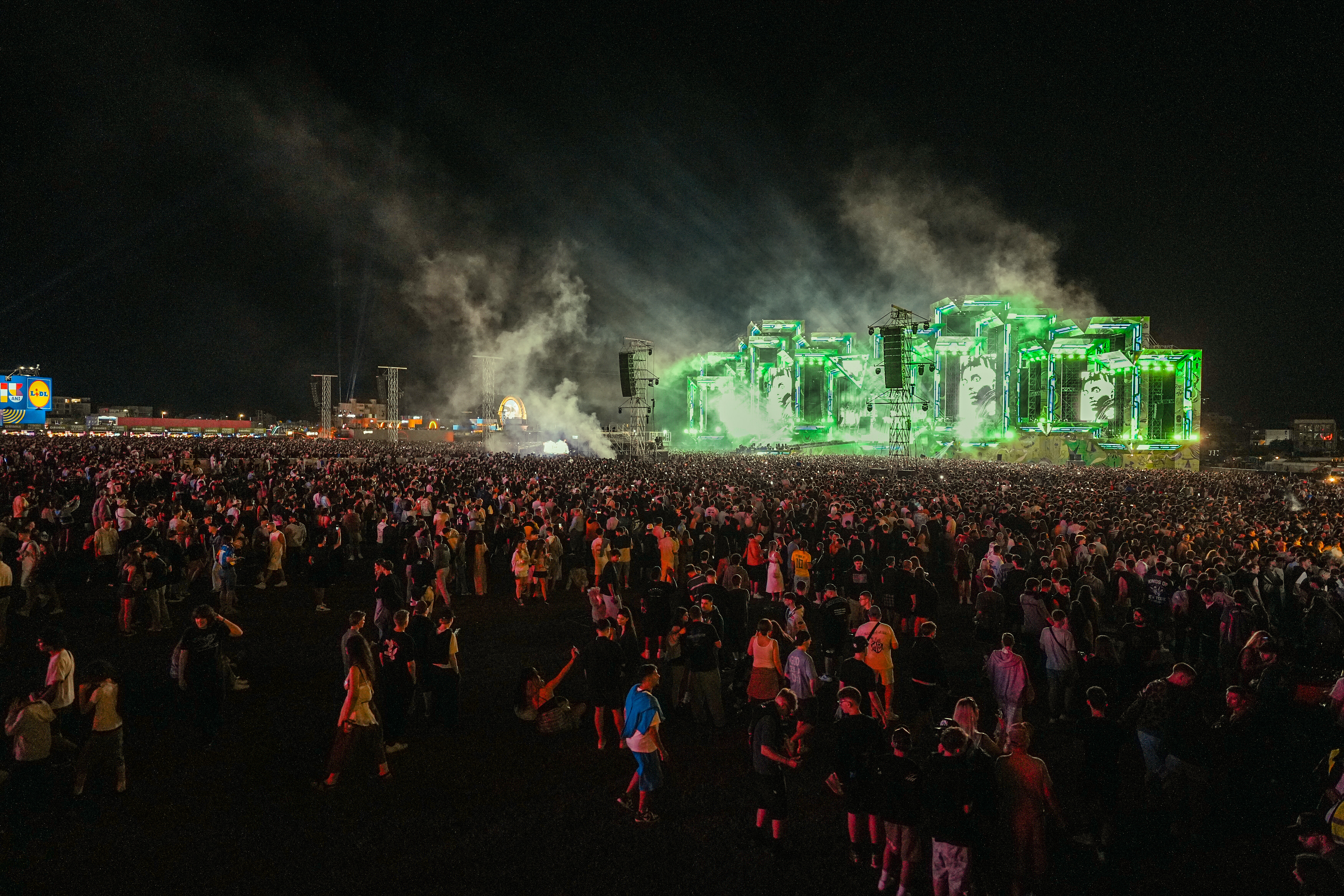 Cât a costat un sejur la mare, în Costinești, în perioada festivalului Beach, Please! 2026