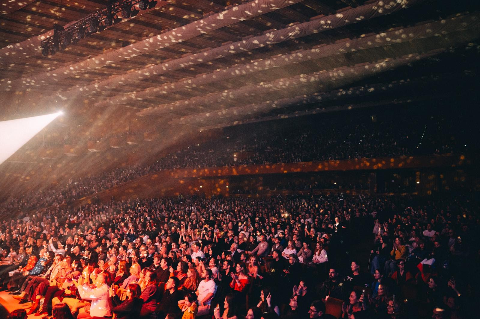 Cum a apărut Lidia Buble pe scena de la Sala Palatului din București: „A meritat”. Andreea Esca i-a fost alături