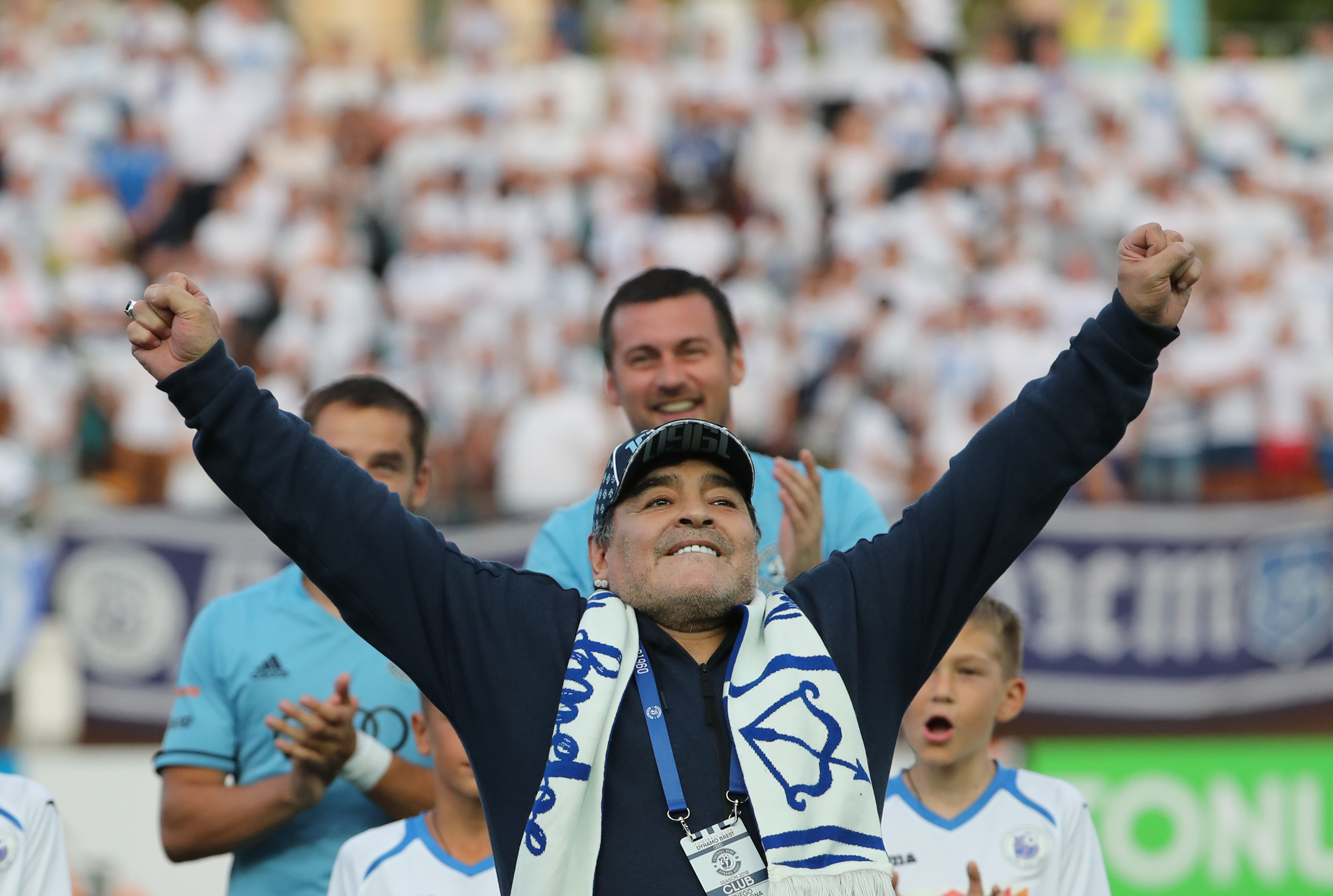 Maradona a ajuns la Brest. Fostul mare fotbalist argentinian a preluat preşedinţia clubului bielorus / GALERIE FOTO
