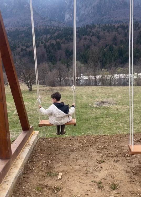 Imagini adorabile cu fiul lui Ștefan Bănică jr și al Laviniei Pîrva. Cât de mult a crescut Alexandru