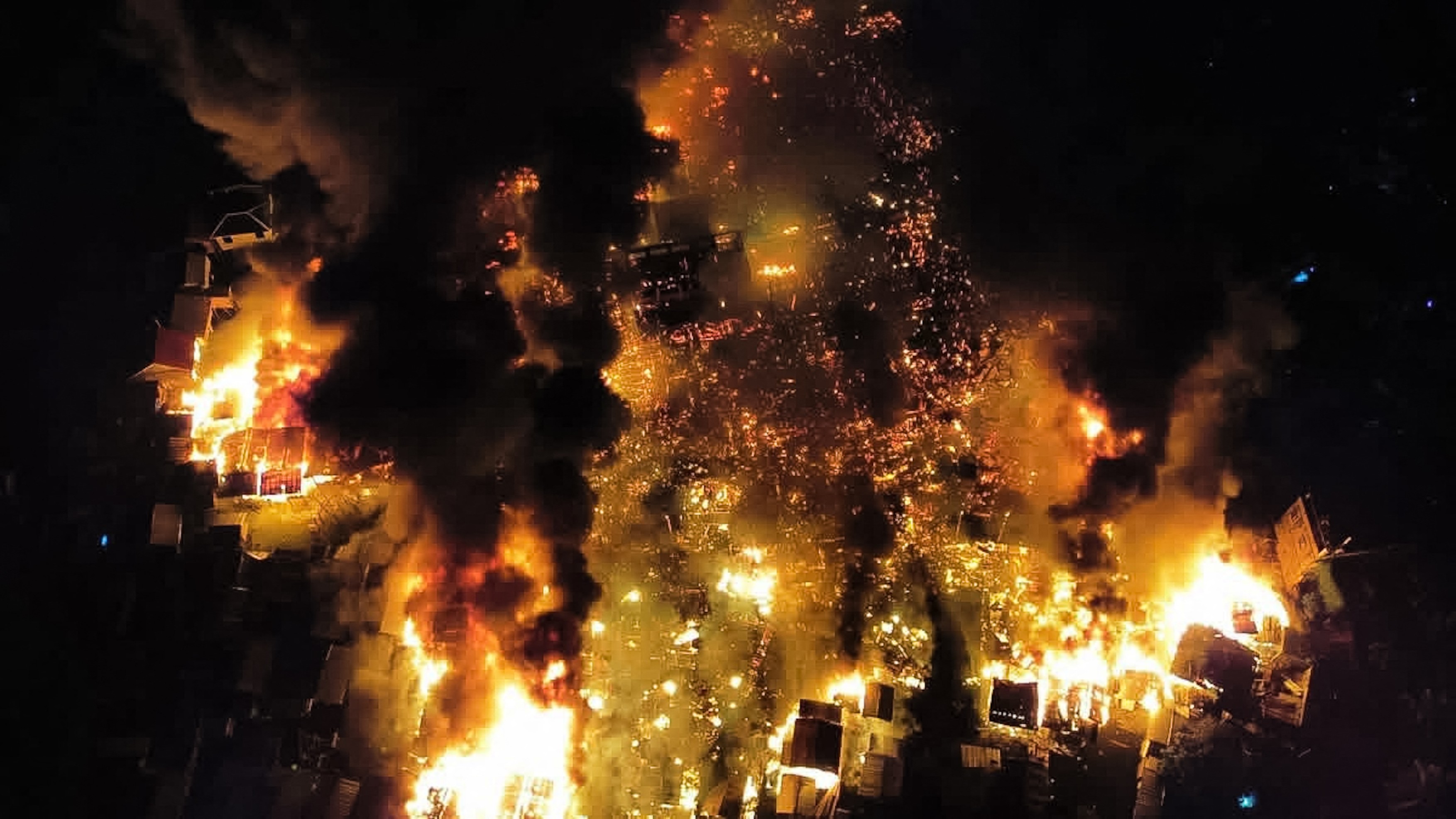 1.000 de case au ars până la temelie și 5.000 de oameni au rămas fără adăpost, în urma unui incendiu masiv în Filipine