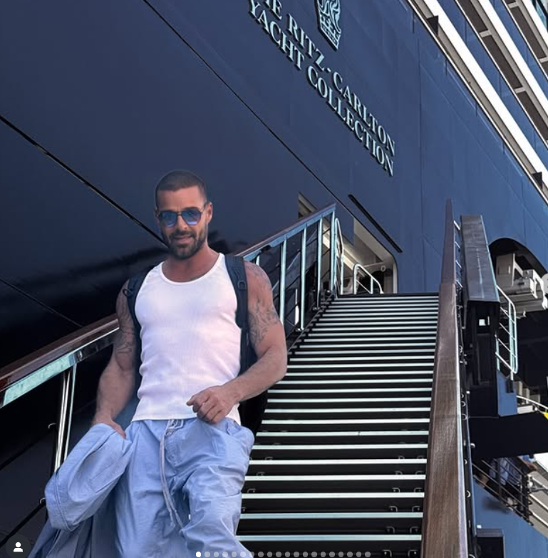 Ricky Martin revine în România cu cel mai recent turneu al său. Artistul va urca pe scena de la Romexpo pe 16 decembrie