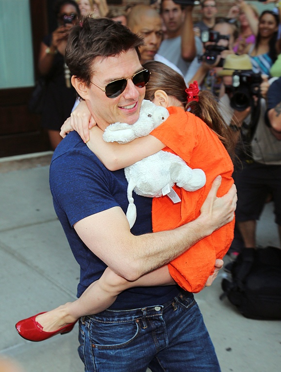 Suri Cruise, transformată total la 17 ani. Ce pensie alimentară plătește Tom Cruise pentru fiica lui