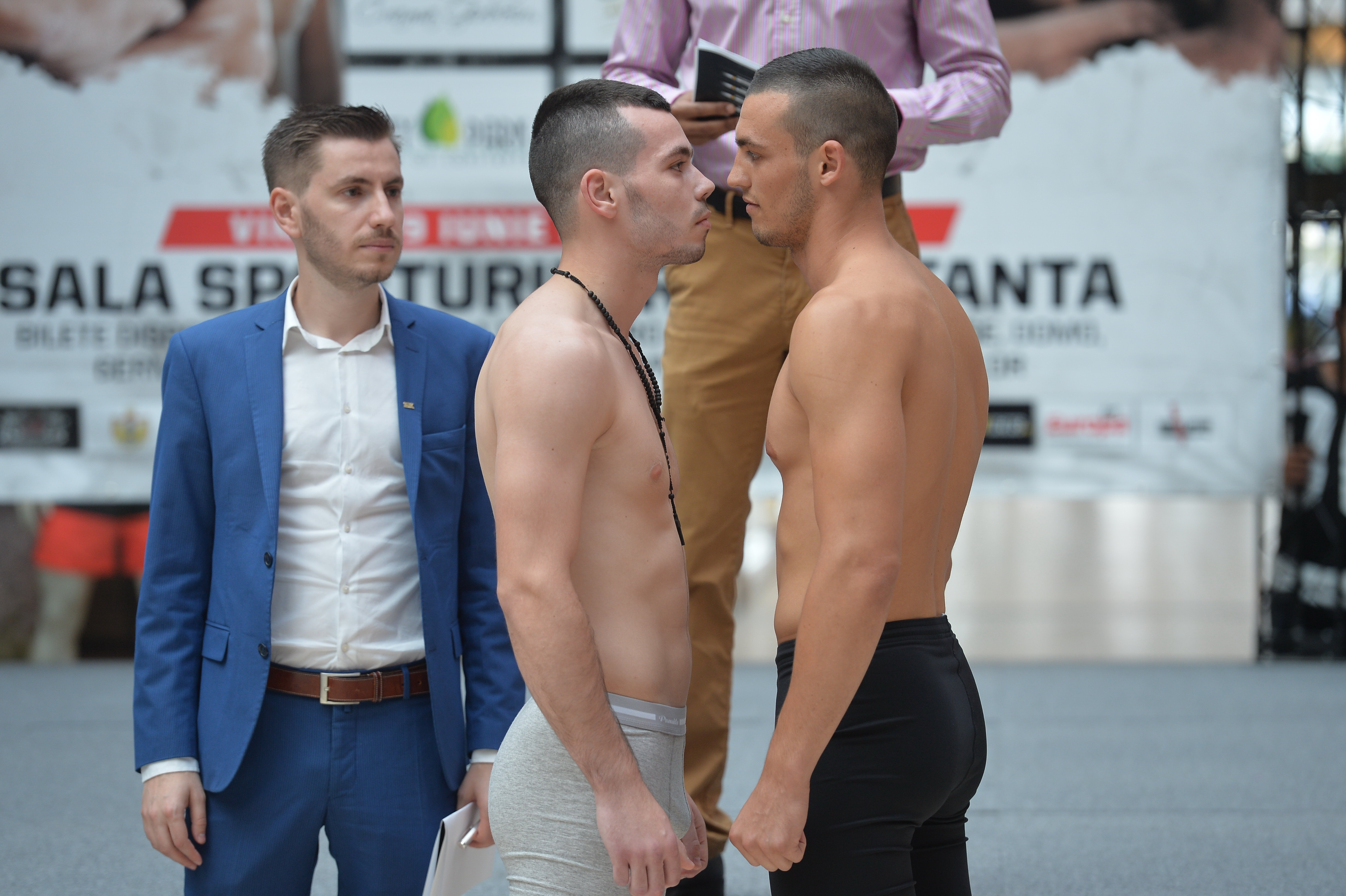 Luptătorii de la Superkombat Constanța au trecut cu bine de proba cântarului / GALERIE FOTO