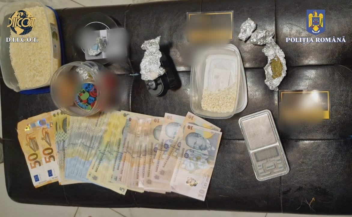 Zeci de suspecți din Iași și Vaslui au fost reținuți pentru vânzarea de droguri către elevi. Printre inculpați se află și minori