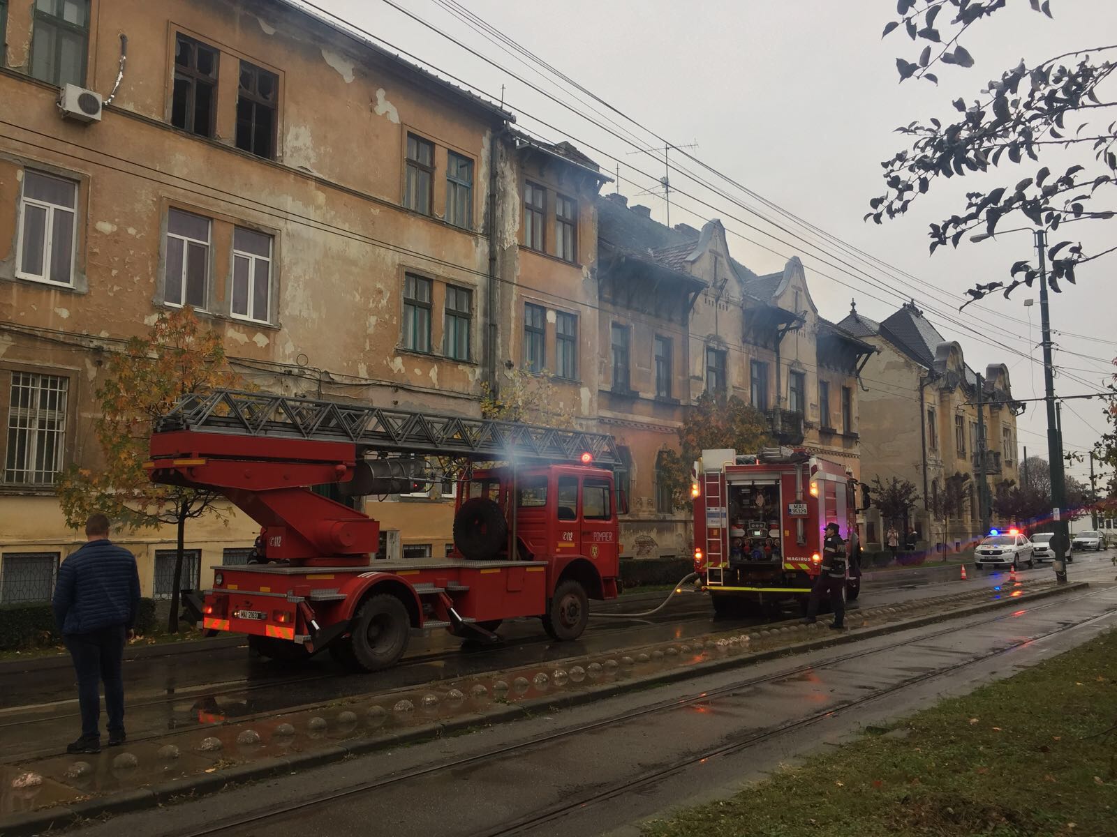UPDATE: Un bărbat din Timișoara a incendiat casa fostei soții în timp ce femeia era la cumpărături. Bărbatul a fost reținut