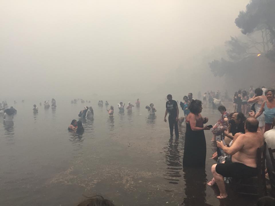 Doliu în Grecia, după incendiile soldate cu cel puțin 85 de morți și 187 de răniți. Aproximativ 100 de persoane sunt date dispărute / FOTO