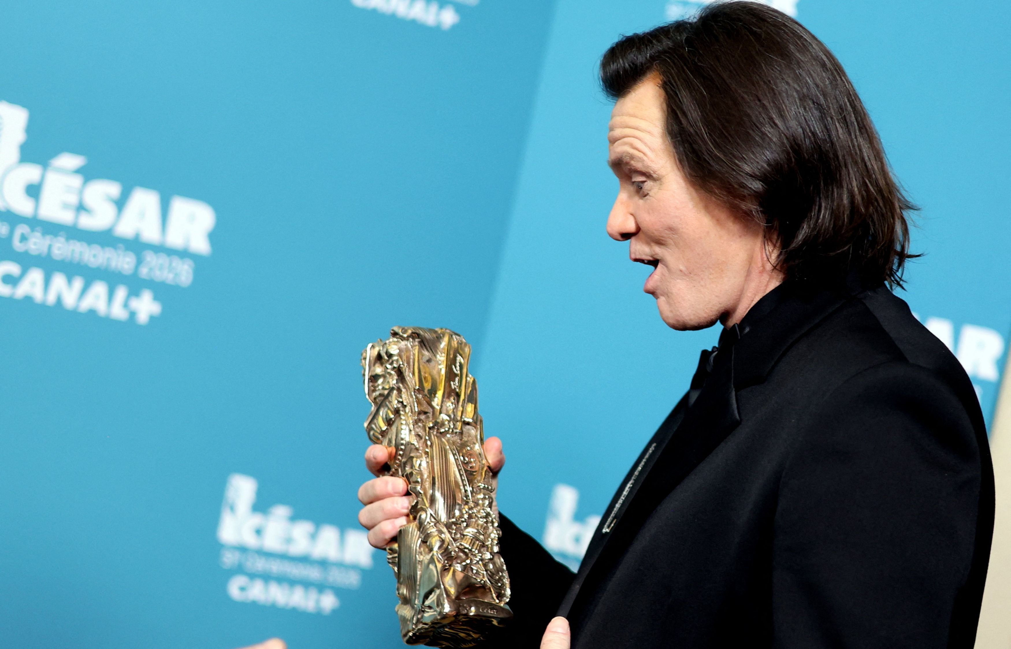 Jim Carrey, de nerecunoscut în Franța: „Toți spun că e clonă! I-au făcut ceva sau nu e el”. Apariție rară alături de iubită