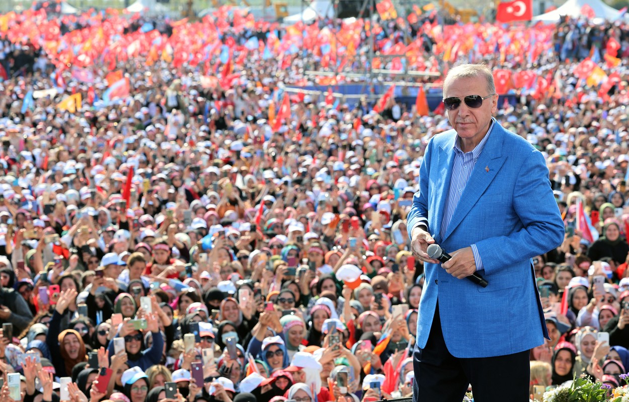 Miting uriaș în Istanbul. 1,7 milioane de turci au ieșit în stradă ca să-și arate susținerea pentru Erdogan, înainte de alegeri