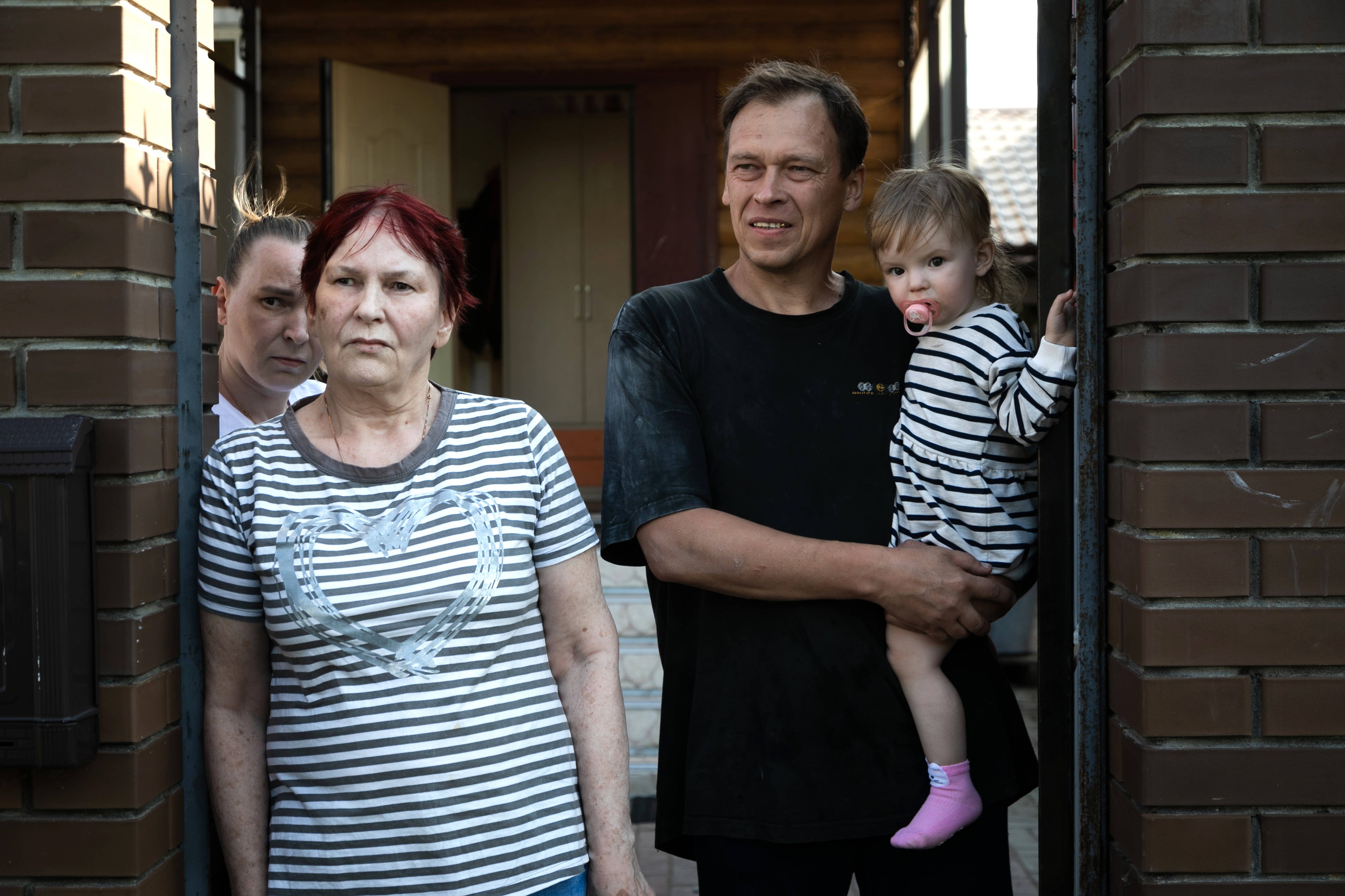 Mărturiile civililor din Sudja, orașul rusesc abandonat de Kremlin: „Putin să facă o înțelegere cu Zelenski al vostru. Vrem pace și armonie!”