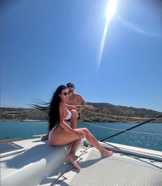Ipostaza în care a apărut Daniela Crudu cu tatăl copiilor ei în vacanță. Unde se relaxează în plină vară cu iubitul Dani