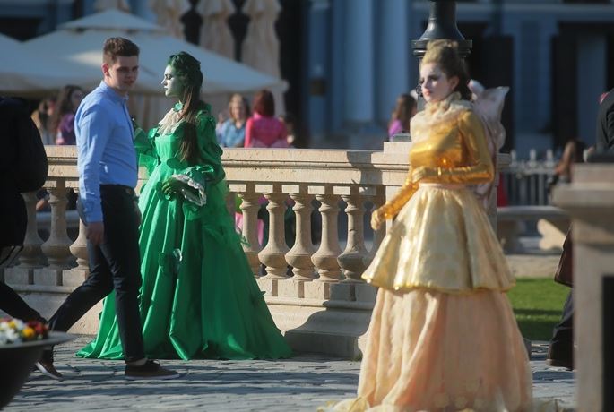 Carnaval la Timișoara. Spectacol cu prințese, mimi, acrobați și personaje de poveste