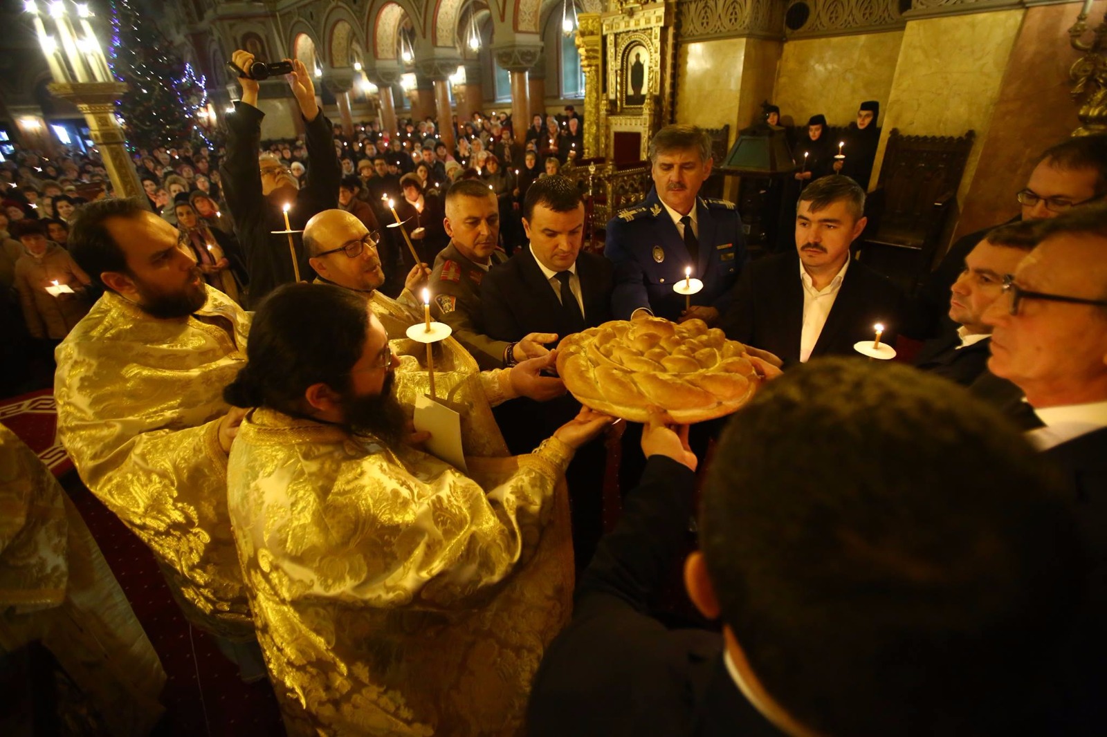 Mitropolitul Banatului despre Regele Mihai I: Ne-a lăsat moștenire o țară, dar avem o lacrimă pe obrazul României, Basarabia|FOTO