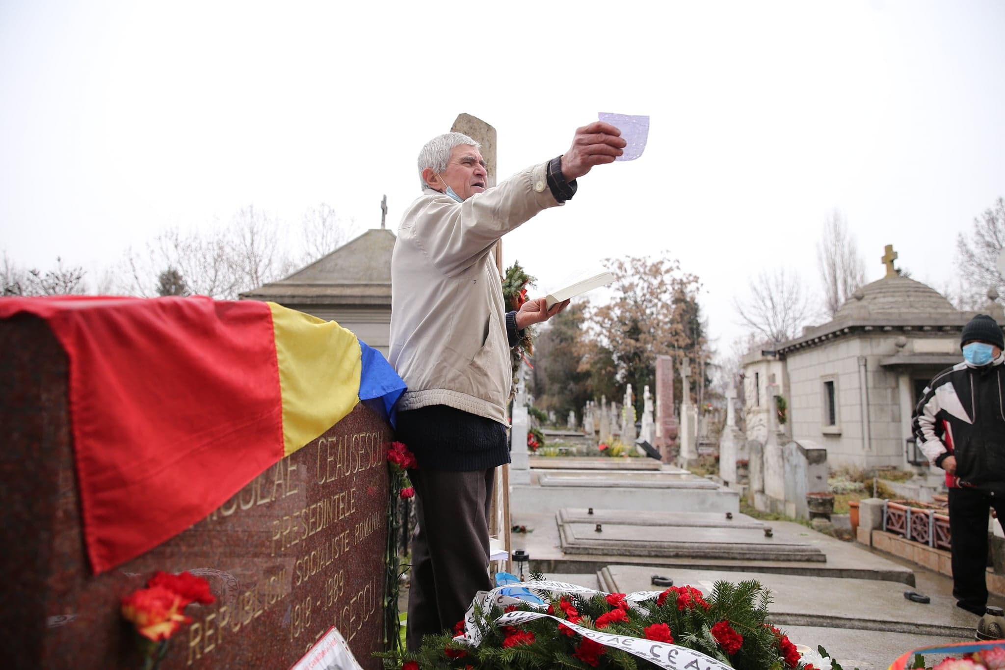 VIDEO | Nostalgicii lui Nicolae Ceaușescu au comemorat 103 ani de la nașterea fostului dictator
