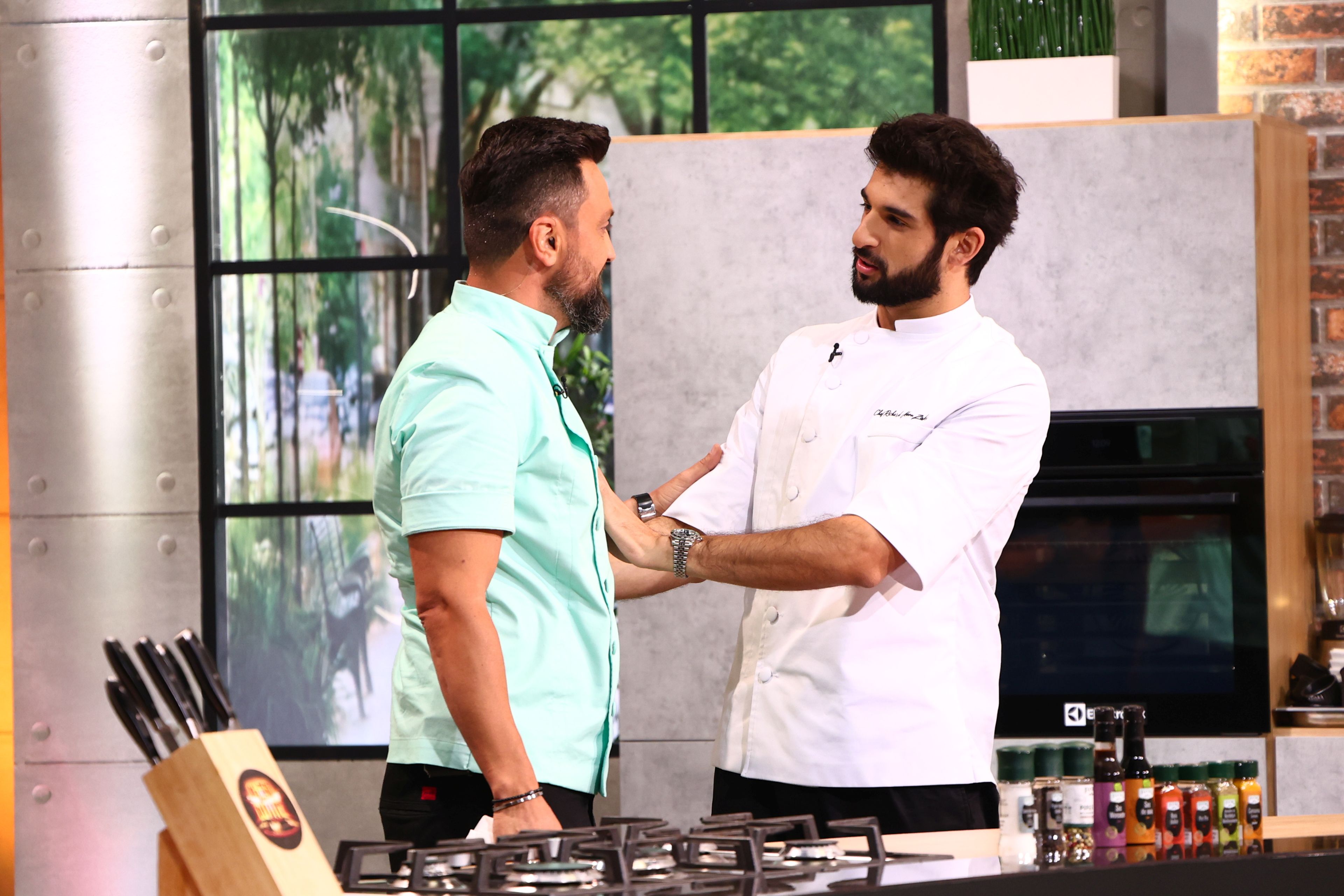 Cine sunt primii semifinaliști de la „Chefi la cuțite” sezonul 17. Echipa care a câștigat ultimul battle