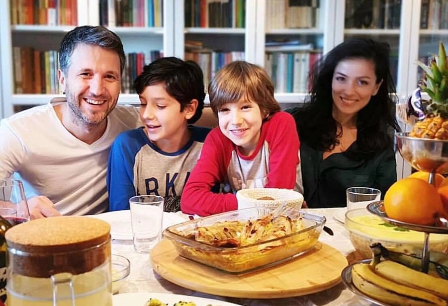 Olivia Steer a renunțat la cafea și la sare. Ce schimbări a observat de când le-a scos din alimentația ei: „Mă trezesc mai odihnită”