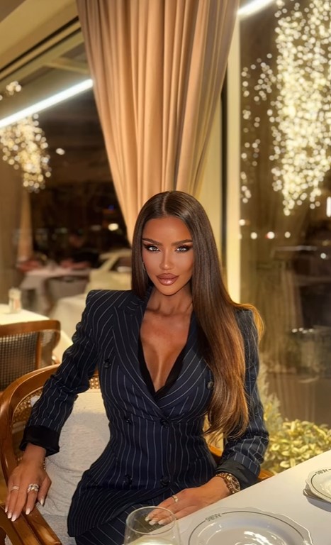 Bianca Drăgușanu a pățit-o la biserică. S-a întâmplat după ce a aprins o lumânare: „Baba din dotare”