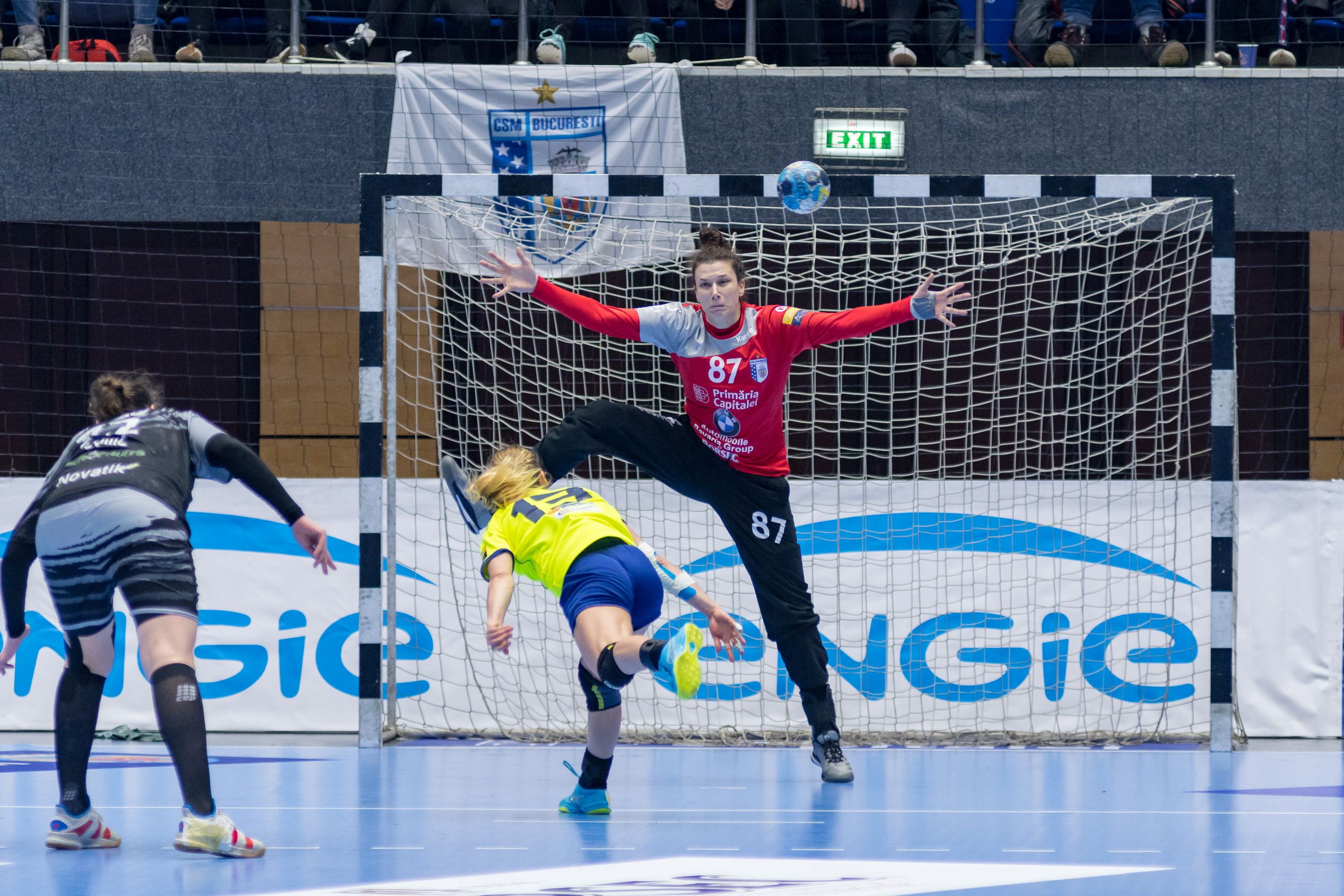 CSM București - Krim Ljubljana, 32-26, în grupele principale ale Ligii Campionilor. Pas mare spre sferturi