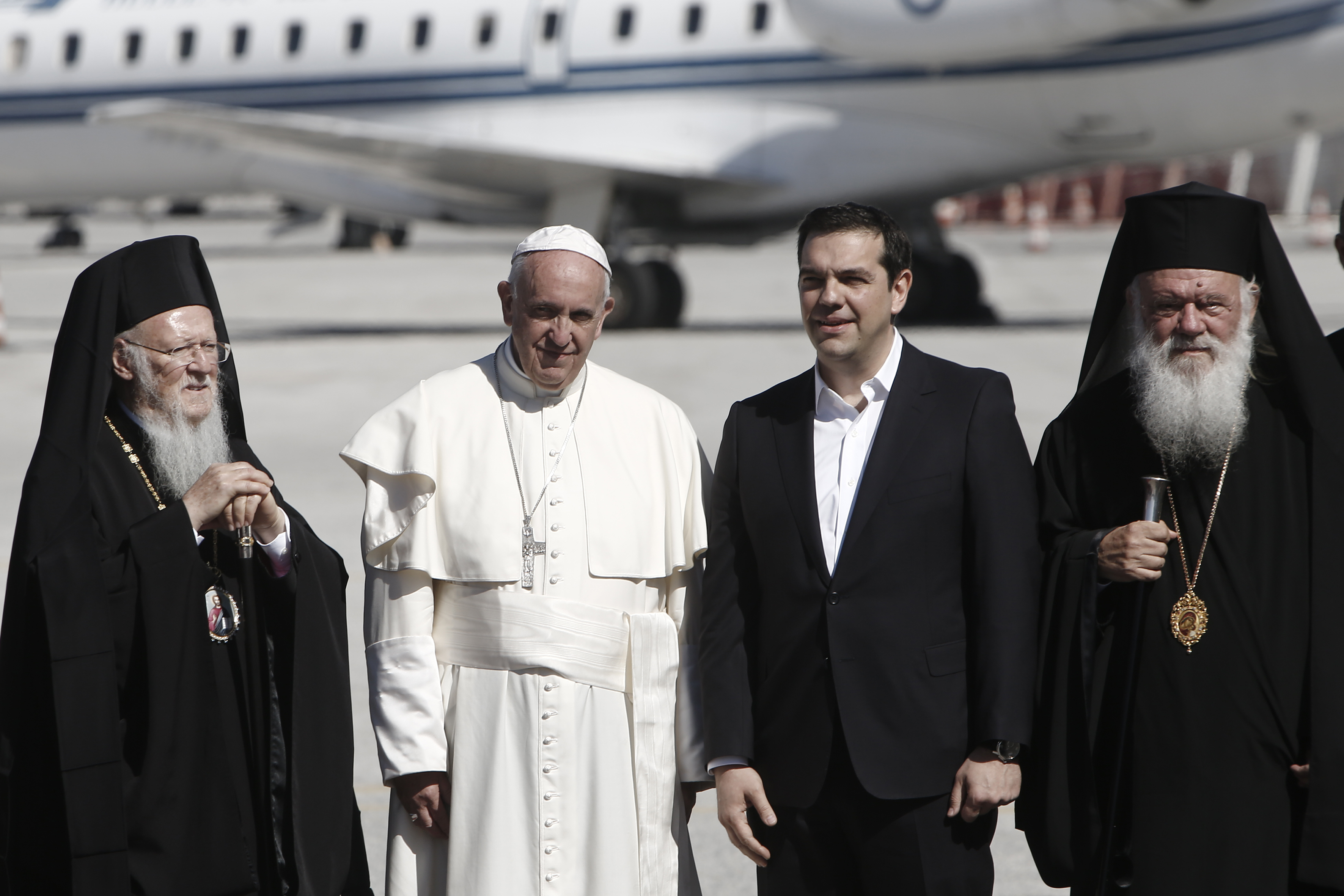 Moment istoric pe insula Lesbos! Papa Francisc s-a întors la Vatican cu 12 imigranți. Suveranul Pontif, apel emoționant către Europa | FOTO și VIDEO