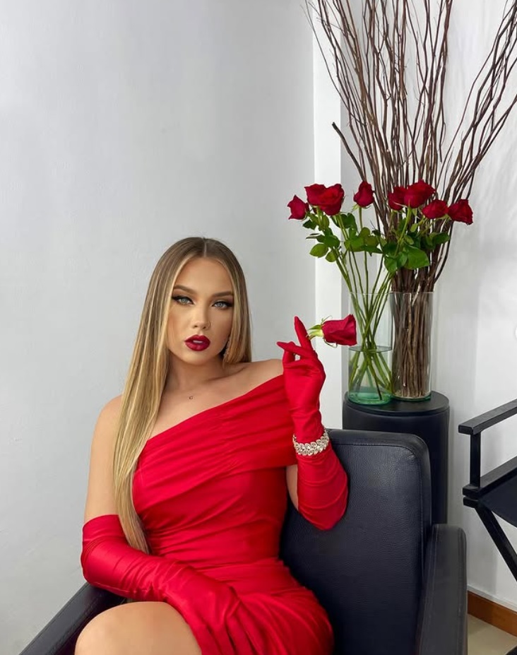 Oana Chelaru, artista română celebră în Ecuador, operată de urgență: „Am fața umflată”