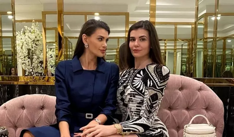 Mesajul Monicăi Gabor pentru fiica și sora ei. Cum au fost surprinse cele trei în Dubai. „Una îmi poartă inima spre viitor, cealaltă îmi poartă trecutul”